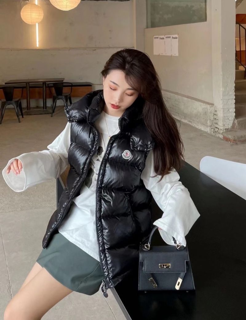 몽클레르 글로시 후드 다운 베스트 - 몽클 패딩 미러급 참고 이미지